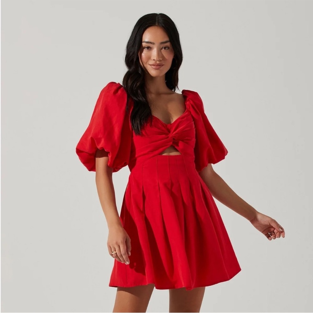 ASTR the label Serilda Dress in Red size L